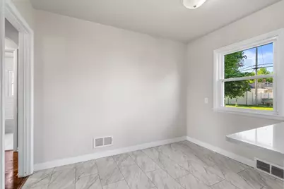 939 Sherry Street, Neenah, WI 54956 - Photo 9
