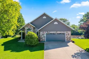 74 Shore Dr, Clintonville, WI 54929 - Photo 1