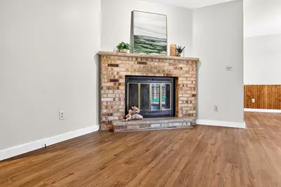 121 Alexander Drive, Neenah, WI 54956 - Photo 7