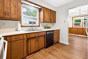 121 Alexander Dr, Neenah, WI 54956 - Photo 11