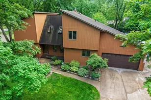 516 E Eagle Terrace, Green Bay, WI 54313 - Photo 3