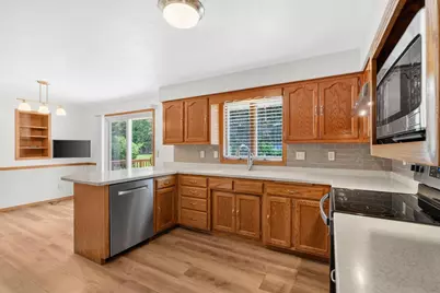 2615 W Sunnyview Circle, Appleton, WI 54914 - Photo 9