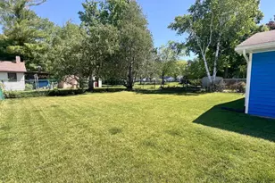 512 W 19th Ave, Oshkosh, WI 54904 - Photo 3