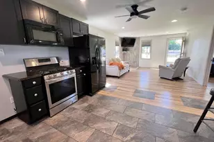 512 W 19th Ave, Oshkosh, WI 54904 - Photo 7