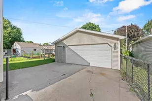 1406 Walnut St, Oshkosh, WI 54901 - Photo 27