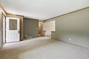 2900 E Lourdes Dr, Appleton, WI 54915 - Photo 5