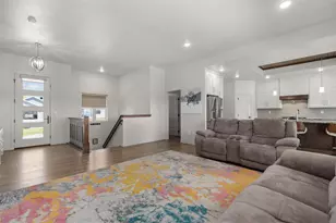 2157 Fox Pt Cir, De Pere, WI 54115 - Photo 21