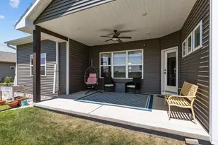 2157 Fox Pt Cir, De Pere, WI 54115 - Photo 15
