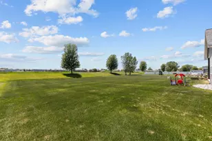 2157 Fox Pt Cir, De Pere, WI 54115 - Photo 13
