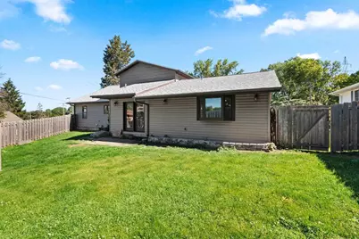 2100 Hillside Lane, Green Bay, WI 54302 - Photo 35