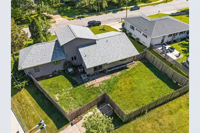 2100 Hillside Lane, Green Bay, WI 54302 - Photo 45