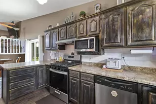 1329 S Franco Ct, De Pere, WI 54115 - Photo 11