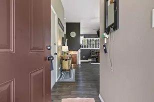 1329 S Franco Ct, De Pere, WI 54115 - Photo 5