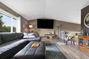 1329 S Franco Ct, De Pere, WI 54115 - Photo 13