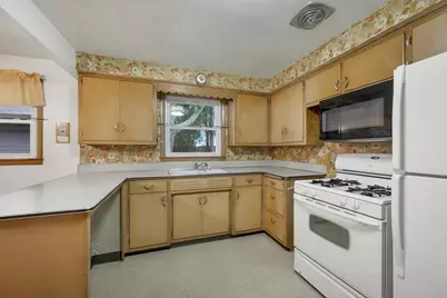 962 Coppens Road, Green Bay, WI 54303 - Photo 11