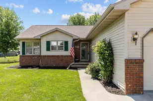 2071 Greengrove St, Kaukauna, WI 54130 - Photo 3