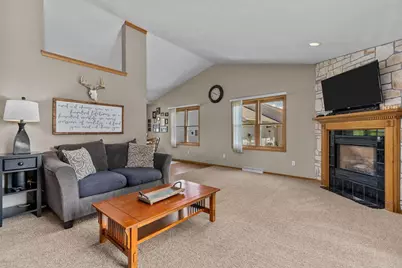 2071 Greengrove Street, Kaukauna, WI 54130 - Photo 7