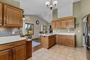 2071 Greengrove St, Kaukauna, WI 54130 - Photo 15