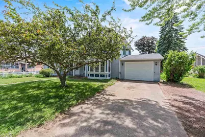 27 9th Street, Clintonville, WI 54929 - Photo 3