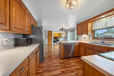 3634 Glenbrooke Lane, Green Bay, WI 54301 - Photo 5