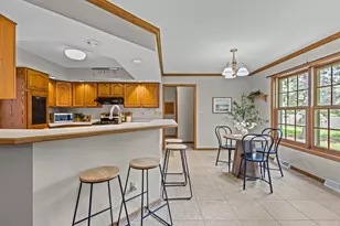 1012 Pendleton Rd, Neenah, WI 54956 - Photo 11