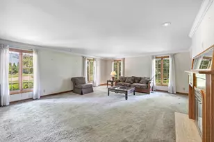 675 Sunset Cir, Green Bay, WI 54301 - Photo 9