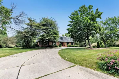 675 Sunset Circle, Green Bay, WI 54301 - Photo 5