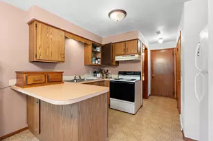 1633 W Weiland Ln, Appleton, WI 54914 - Photo 7