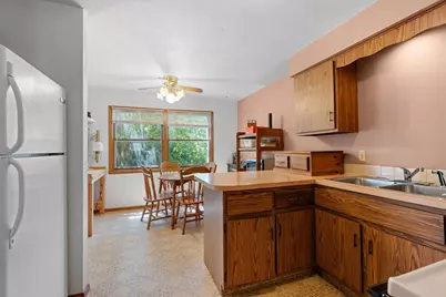 1633 W Weiland Lane, Appleton, WI 54914 - Photo 9