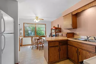 1633 W Weiland Ln, Appleton, WI 54914 - Photo 9