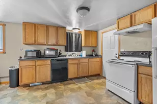 1427 W College Ave, Appleton, WI 54914 - Photo 21