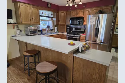 1430 Silverwood Lane, Neenah, WI 54956 - Photo 9