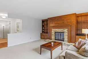 892 Bishop Ct, Fond du Lac, WI 54935 - Photo 3