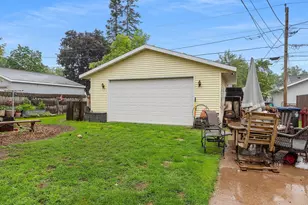 936 S Sawyer St, Shawano, WI 54166 - Photo 3