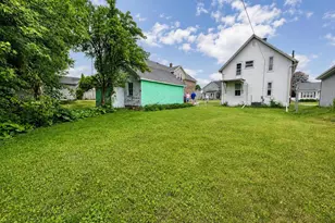 927 S 23rd St, Manitowoc, WI 54220 - Photo 9