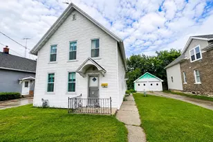 927 S 23rd St, Manitowoc, WI 54220 - Photo 1