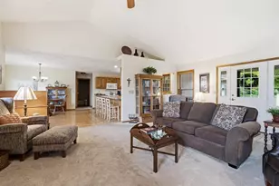 1102 Carriage Cir, Fond du Lac, WI 54935 - Photo 9