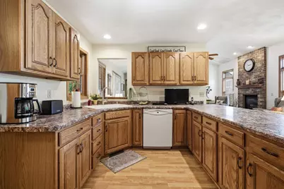1102 Carriage Circle, Fond du Lac, WI 54935 - Photo 5