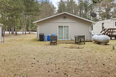226 E Lohrville Avenue, Redgranite, WI 54970 - Photo 9