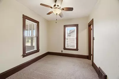 662 W Winneconne Avenue, Neenah, WI 54956 - Photo 9