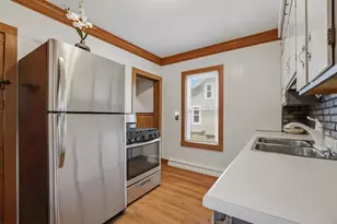 662 W Winneconne Ave, Neenah, WI 54956 - Photo 3