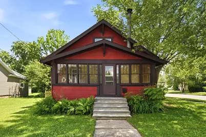662 W Winneconne Avenue, Neenah, WI 54956 - Photo 1