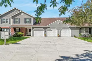 2510 Village Ln, Oshkosh, WI 54904 - Photo 1