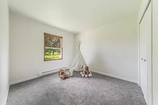 2510 Village Ln, Oshkosh, WI 54904 - Photo 13