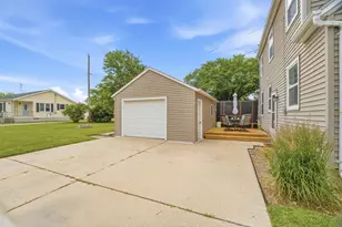 498 W Division St, Fond du Lac, WI 54935 - Photo 31