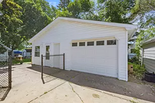 135 W 23rd Ave, Oshkosh, WI 54902 - Photo 31