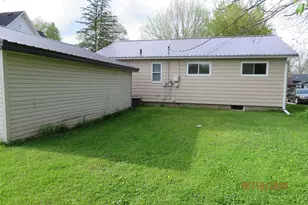 312 W 3rd St, Shawano, WI 54166 - Photo 9