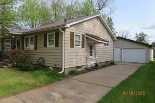 312 W 3rd St, Shawano, WI 54166 - Photo 5