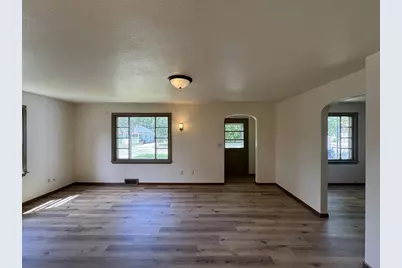 720 E Fulton Street, Waupaca, WI 54981 - Photo 5