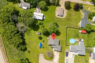 705 Riverview Dr, Fremont, WI 54940 - Photo 3